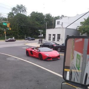 Meet your Posher, Hugo rey